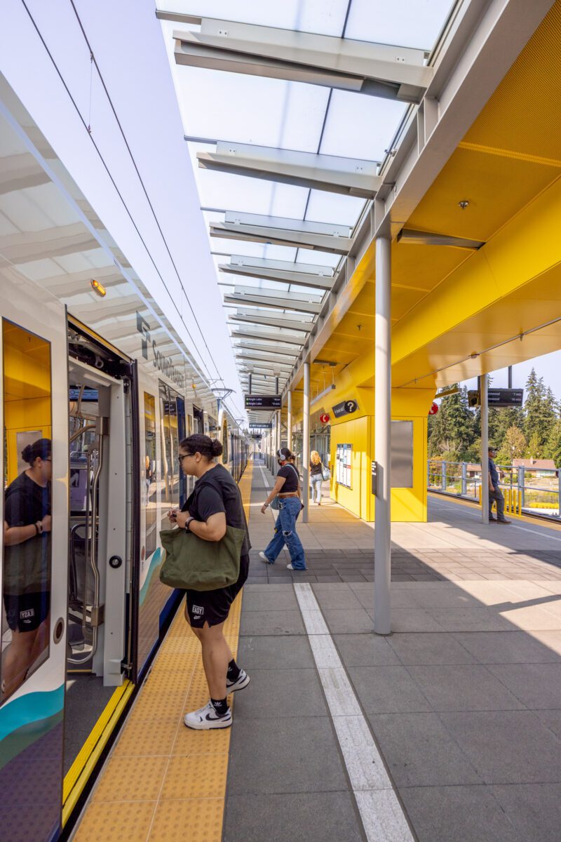 Shoreline-South---148th-Station-4