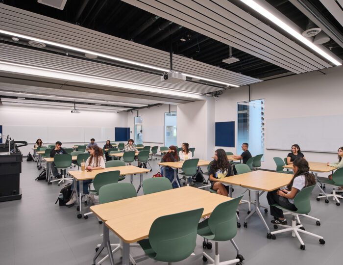 Computer-Design-Research-and-Learning-Center-University-of-Illinois-Chicago_12