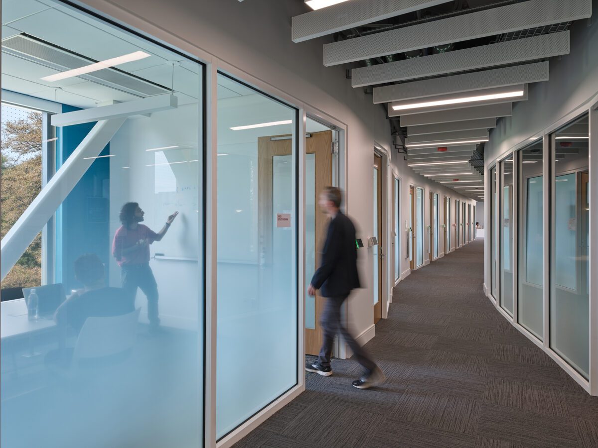 Computer-Design-Research-and-Learning-Center-University-of-Illinois-Chicago_13