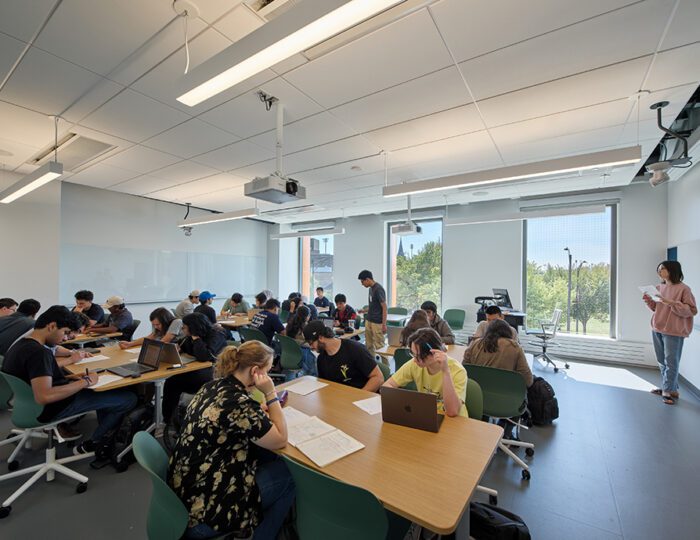 Computer-Design-Research-and-Learning-Center-University-of-Illinois-Chicago_15