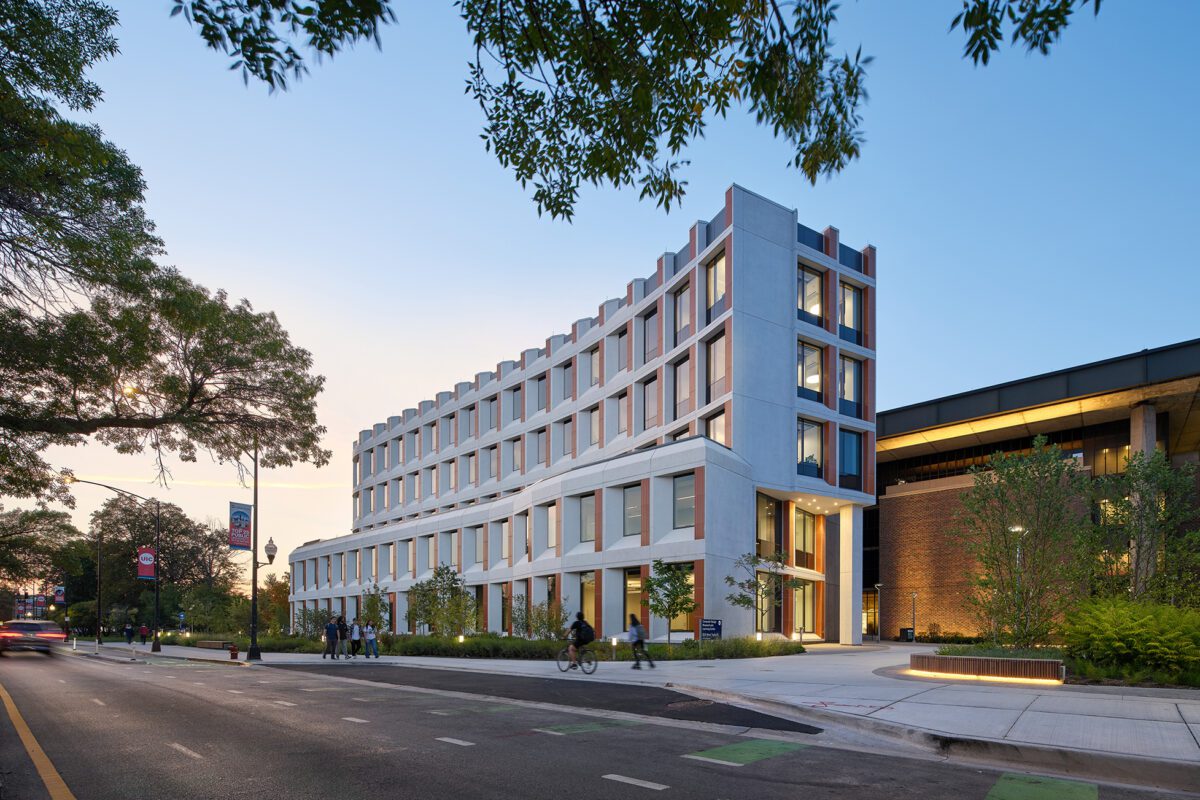 Computer-Design-Research-and-Learning-Center-University-of-Illinois-Chicago_19