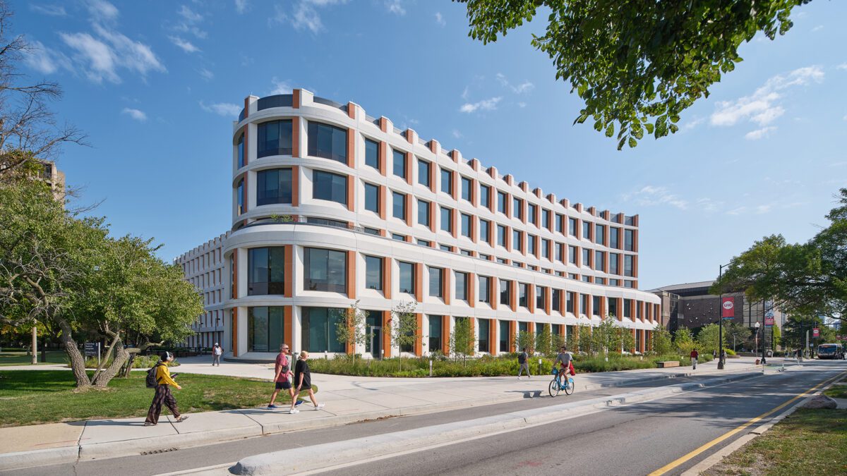 Computer-Design-Research-and-Learning-Center-University-of-Illinois-Chicago_3