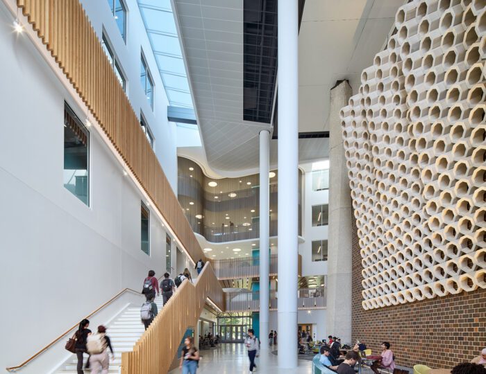 Computer-Design-Research-and-Learning-Center-University-of-Illinois-Chicago_5