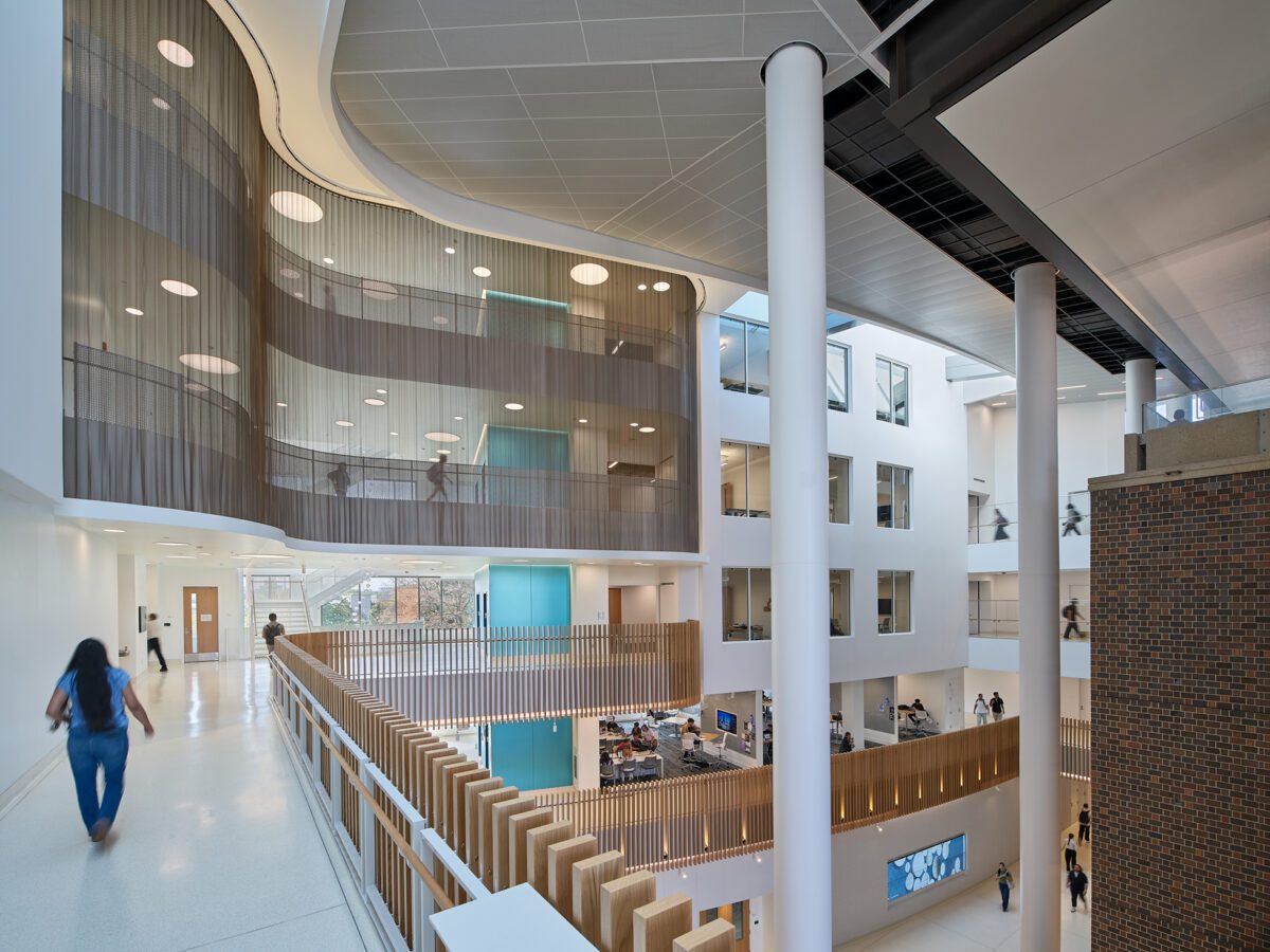 Computer-Design-Research-and-Learning-Center-University-of-Illinois-Chicago_6