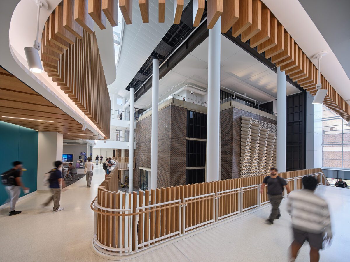 Computer-Design-Research-and-Learning-Center-University-of-Illinois-Chicago_7