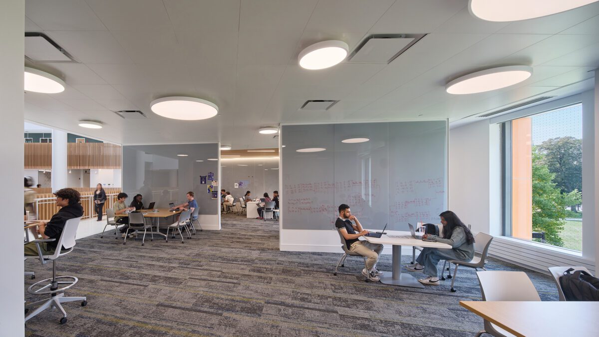 Computer-Design-Research-and-Learning-Center-University-of-Illinois-Chicago_8